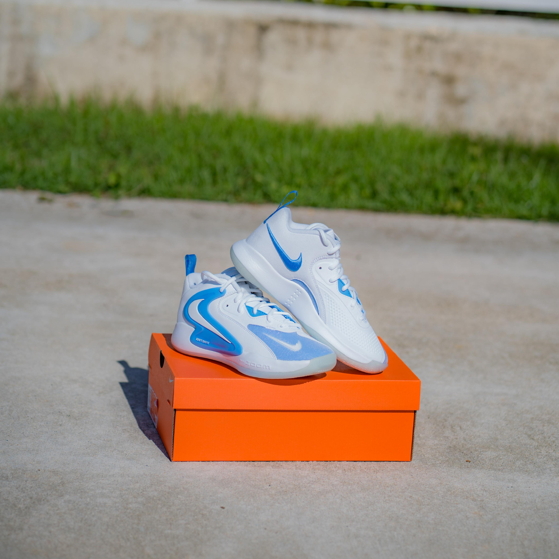 Image of Nike Zoom Hyperset 2 Unisex (White/Columbia Blue)
