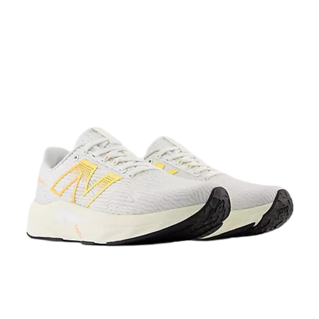 Image of New Balance FuelCell Propel v5 Women (White/Black/Hot Mango) - Deportes Salvador Colom
