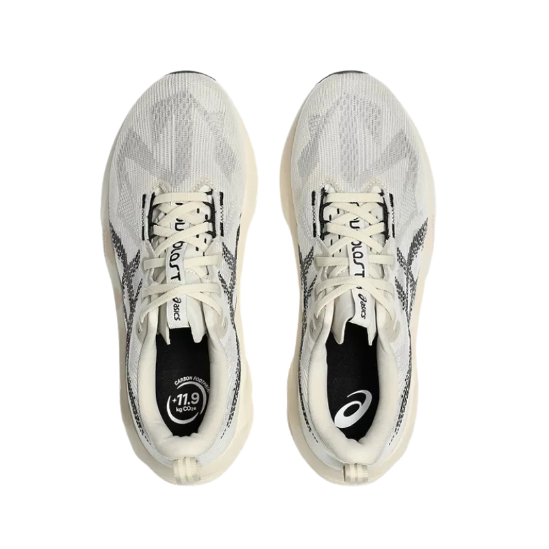 Image of Asics Novablast 5 Men (Oatmeal/Black) - Deportes Salvador Colom