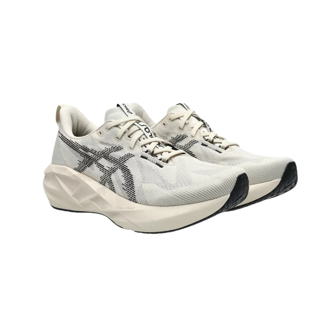 Image of Asics Novablast 5 Men (Oatmeal/Black) - Deportes Salvador Colom