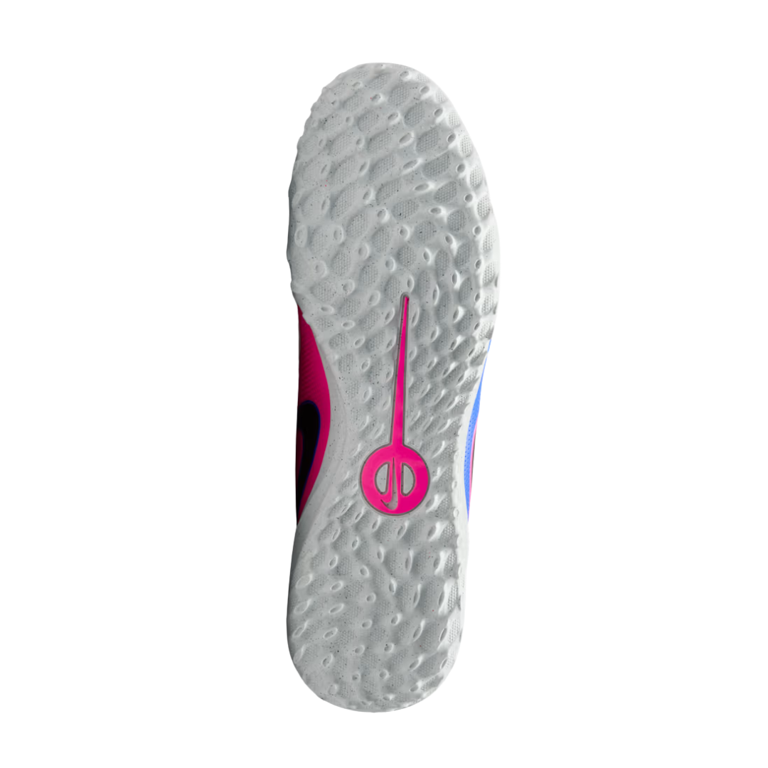 Image of Nike Tiempo Maestro Club Turf (White/Royal)