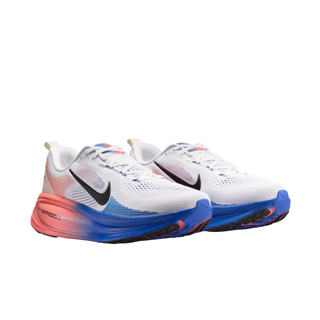 Image of Nike Vomero 18 Road Shoes Men (Grey/Coral/Blue)